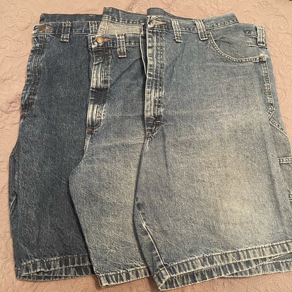 Size 44 wrangler carpenter blue Jean shorts (3 pairs) - Picture 4 of 5